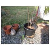 POTS & PLANTERS