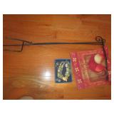 2 NECKLACES & YARD FLAGS