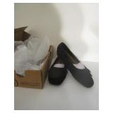 NEW SHOES 9.5 WW