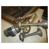 VINTAGE HORN