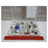CONTAINER OF MINIATURES