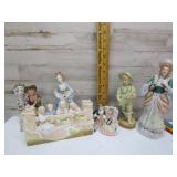 FIGURINES