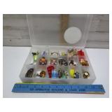CONTAINER OF MINIATURES