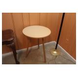 CIRCLE TABLE