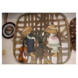 LARGE TOBACCO BASKET & DECOR