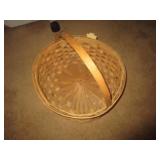 WOOVEN BASKET