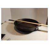 13 INCH LODGE CAST IRON PAN