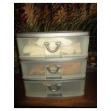 DRAWERS WITH LINENS