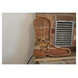 WOODEN COWBOY BOOT DECOR