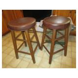 2 STOOLS