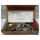 VINTAGE WHITE MOUNTAIN CHERRY PITTER