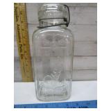 QUEEN 1/2 GALLON JAR