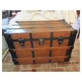 VERY NICE NO SMELL TRUNK IN GREAT CONDITION