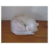 SLEEPING CAT DECOR