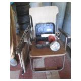 2 LAWN CHAIRS & 5" 120 GRIT DISC SANDING PAPER