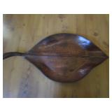 LEAF SHAPED METAL TRAY