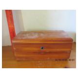 MINIATURE LANE CEDAR CHEST