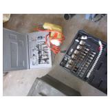 BLACK & DECKER 3/8 DRILL & BITS