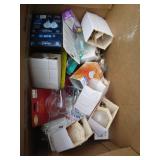 BOX OF LIGHT BULBS