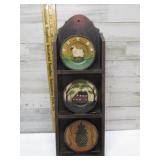 DECORATIVE SHELF WITH CLAY PLATES