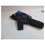 NICE NEW SMALL / MEDIUM BILLIARD GLOVE - FITS THE