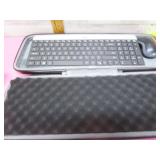 LOGI KEYBOARD & CASE - UNTESTED