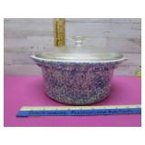 ROSEVILLE SPONGEWARE CASSEROLE DISH