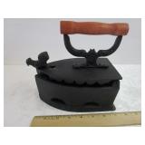 Cast Iron - Iron with Rooster Latch