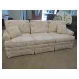 Nice Clean Sofa - Pick up only - no holding