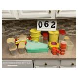 Tupperware 30+- items