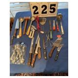 Antique apple corer plus 25 kitchen utensils