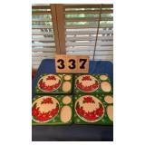 18 plastic holiday serving trays
