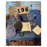 Box of assorted items (glassware, kitchen items