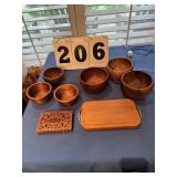 6 wood bowls, small cheese broad & hot plate