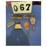 Old hair brushes (2), 4 cloth brushes