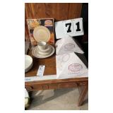 Covington 4 - 5 pc place setting plus 12" platter