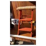 NOTE NOT IN AUCTION DO NOT BID 22" step stool