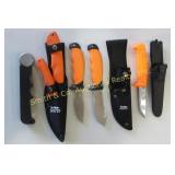 SEVERAL HUNTING KNIVES in SHEATHS SEVERAL HUNTING KNIVES in SHEATHS