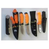 SEVERAL HUNTING KNIVES in SHEATHS