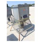 DEER FEEDER, SHORT, REMINGTON DEER FEEDER, SHORT, REMINGTON
