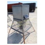 DEER FEEDER, SHORT, REMINGTON DEER FEEDER, SHORT, REMINGTON