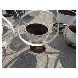 MEDIUM STIZED CAST IRON POT MEDIUM STIZED CAST IRON POT