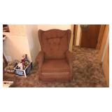 Wing back recliner