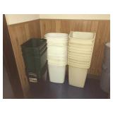 Small trash cans(37)