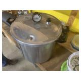 Presto Deluxe pressure cooker Presto Deluxe pressure cooker