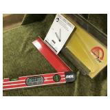 Skil angle finder & Husky tool belt Skil angle finder & Husky tool belt