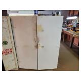 Storage cabinet & contents Storage cabinet & contents