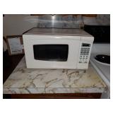 Microwave, shelf, contents