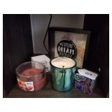 Set of 2 Decorative Scented Candles