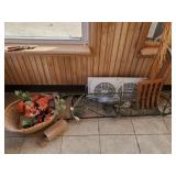 Flower pots, flower stands, assorted Flower pots, flower stands, assorted